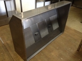 Nerezová digestoř s tukovými filtry, 1800x700x300mm gastro bazar Nerezová digestoř s tukovými filtry, 1800x700x300mm gastro bazar